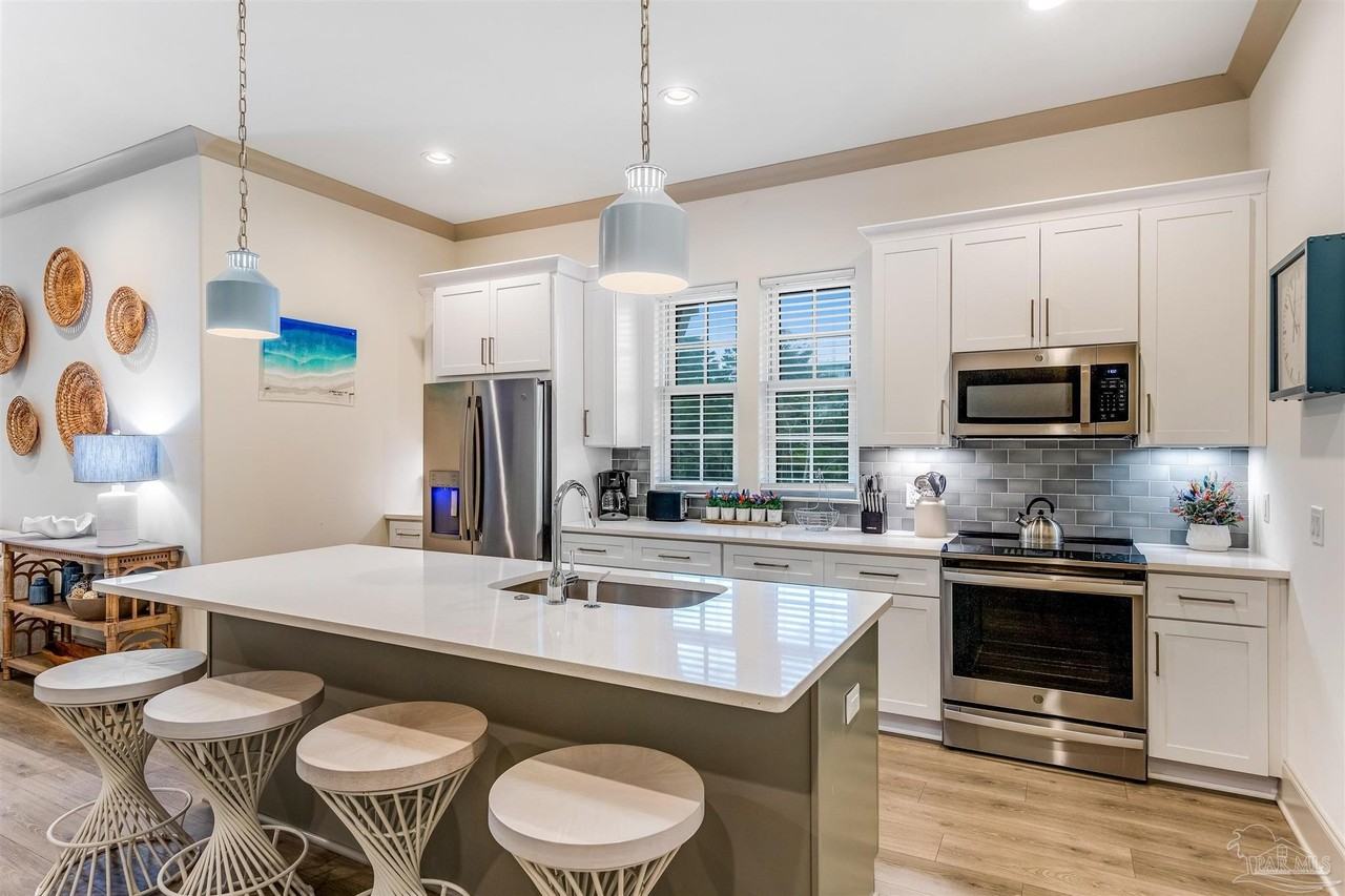 70 Marthas Ln Unit 1-205 #1-205 - Photo 3 of 23