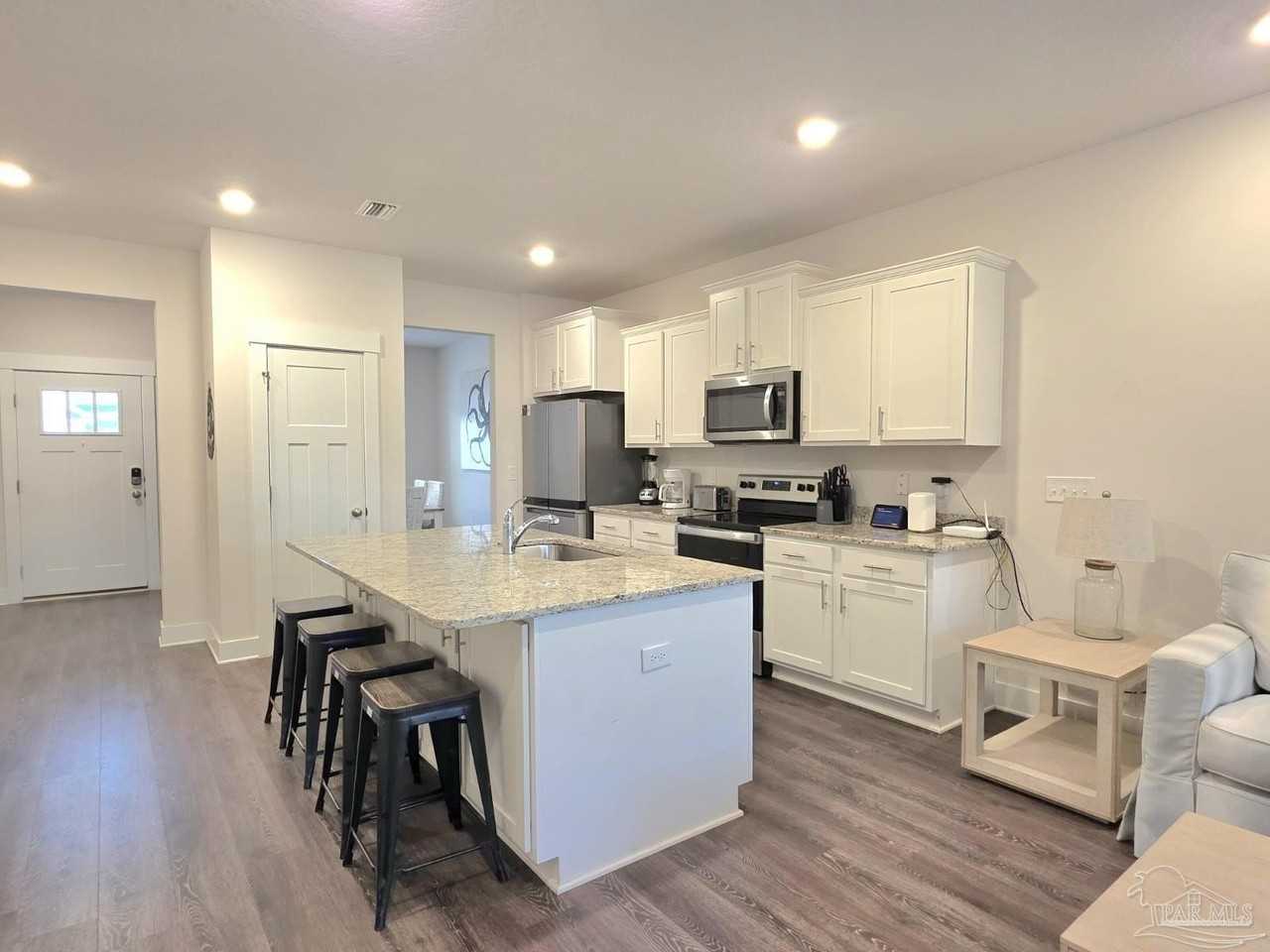 7904 Sweet Retreat Ln - Photo 7 of 32