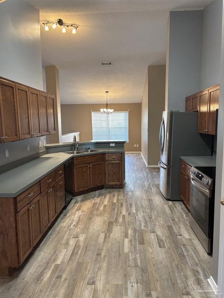 724 Hanley Downs Dr - Photo 6 of 17