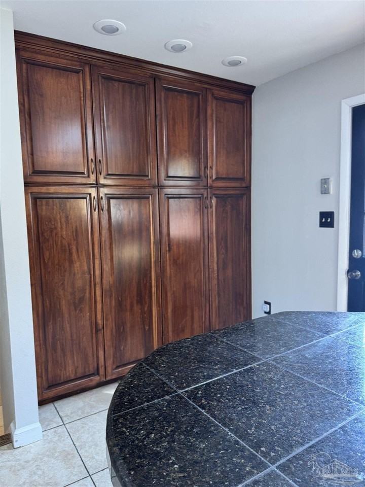 117 S Sunset Blvd - Photo 7 of 22