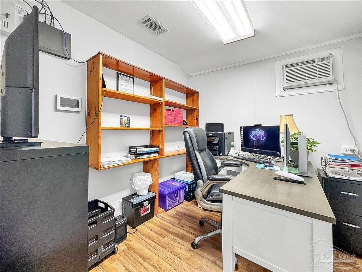 1007 W Wright St - Photo 7 of 30