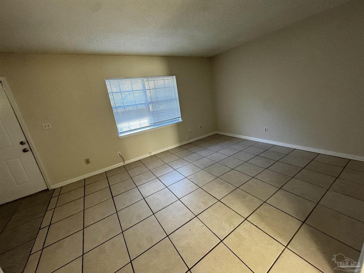 3525 N Blue Angel Pkwy - Photo 3 of 13