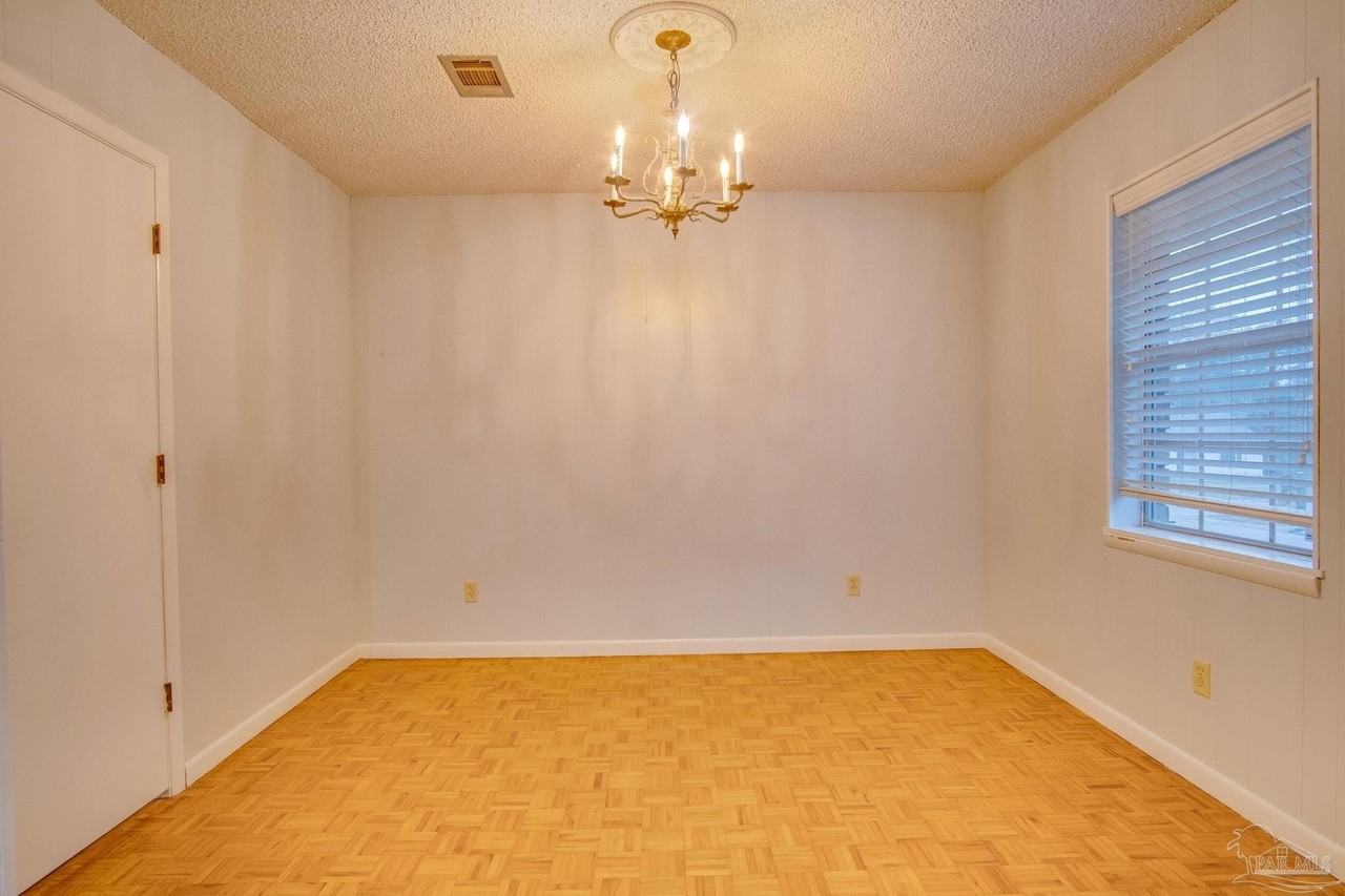 1400 N D St - Photo 5 of 24