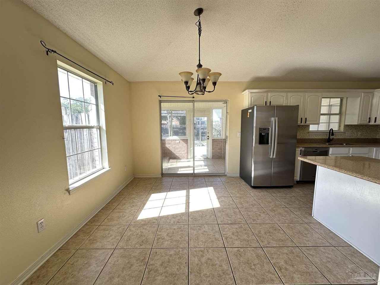 8096 Castle Pointe Way - Photo 3 of 13