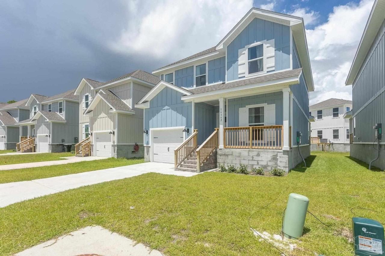 14342 Gardenglen Dr - Photo 2 of 37