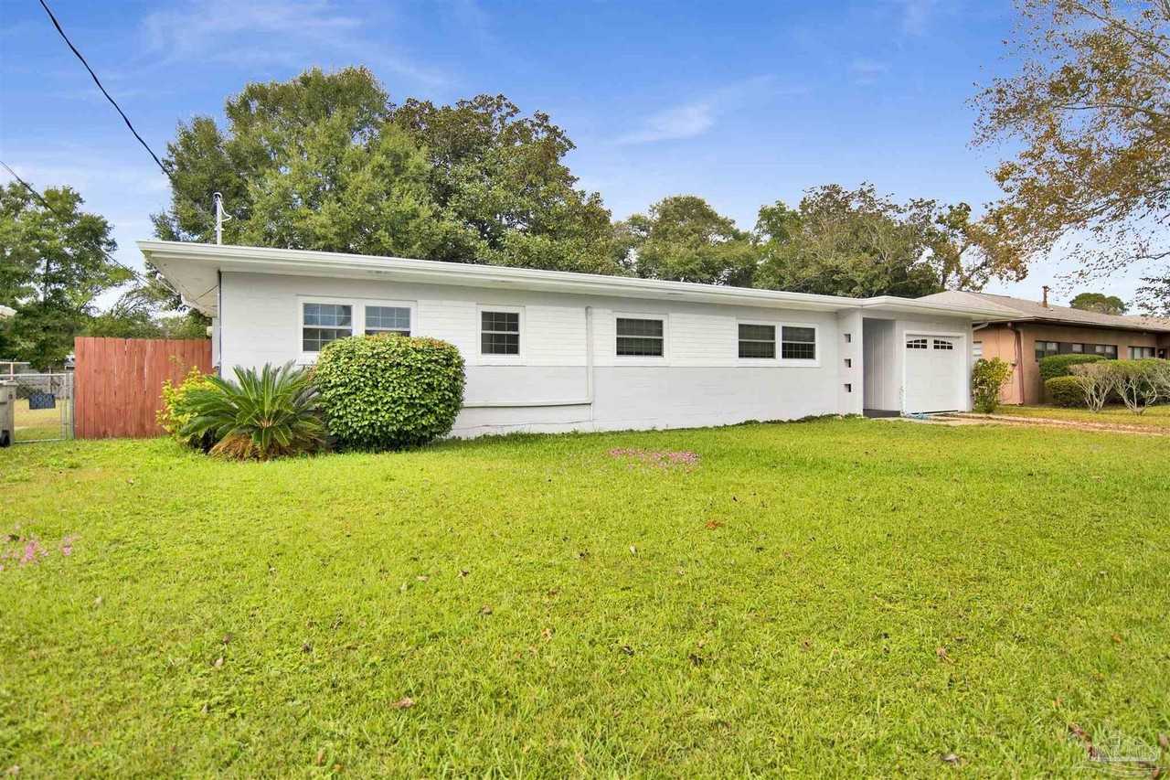 51 Adkinson Dr - Photo 2 of 26