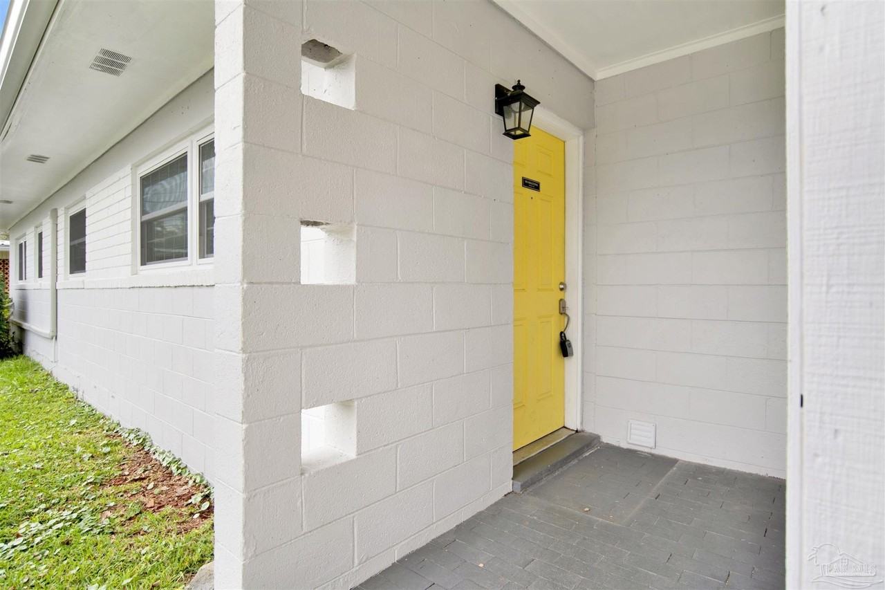 51 Adkinson Dr - Photo 4 of 26