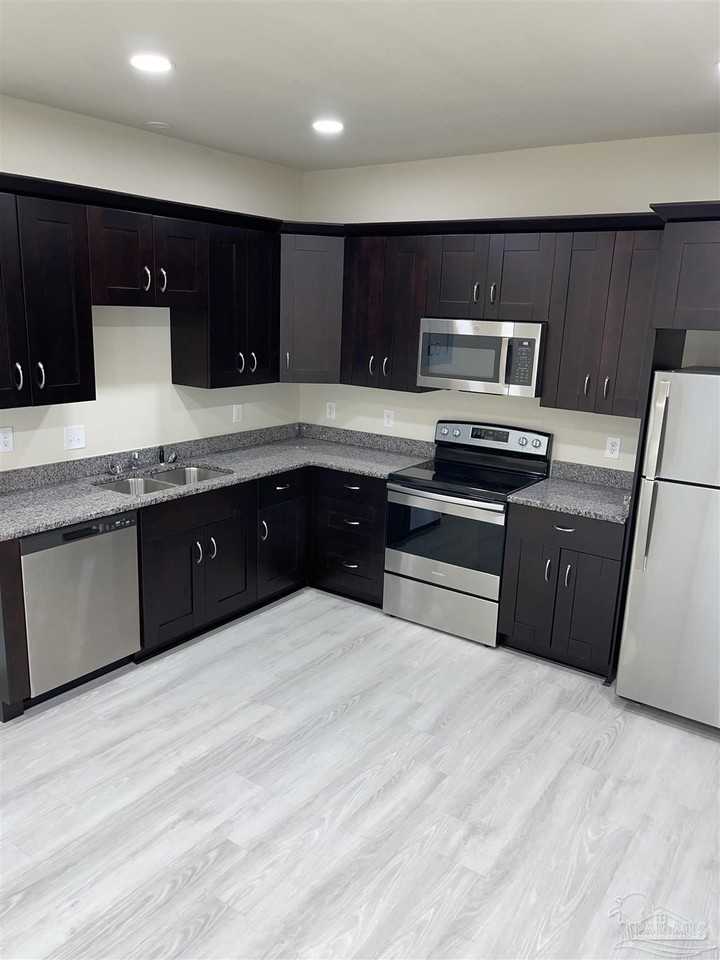 1907 Dr Martin Luther King Jr Dr Apt B #B - Photo 6 of 26