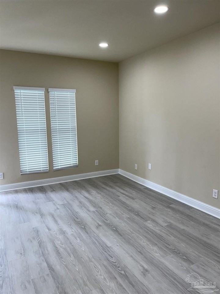 1907 Dr Martin Luther King Jr Dr Apt B #B - Photo 7 of 26