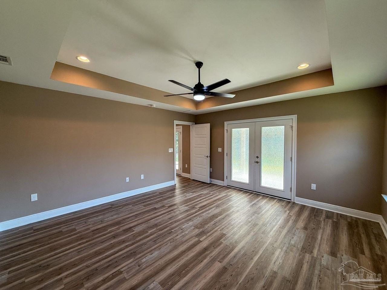 10423 Tanton Rd - Photo 7 of 19