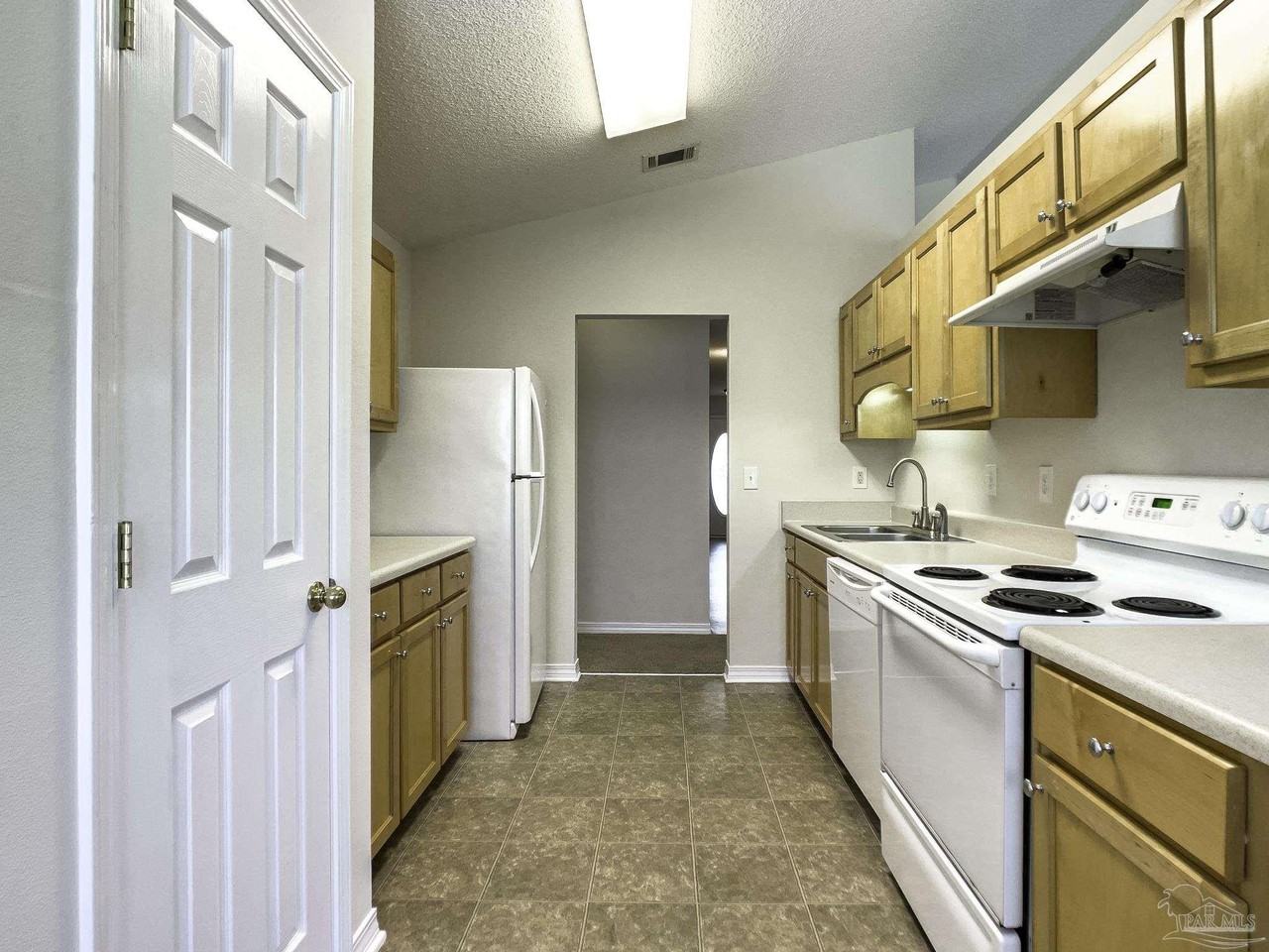 1267 Sterling Point Pl - Photo 7 of 27