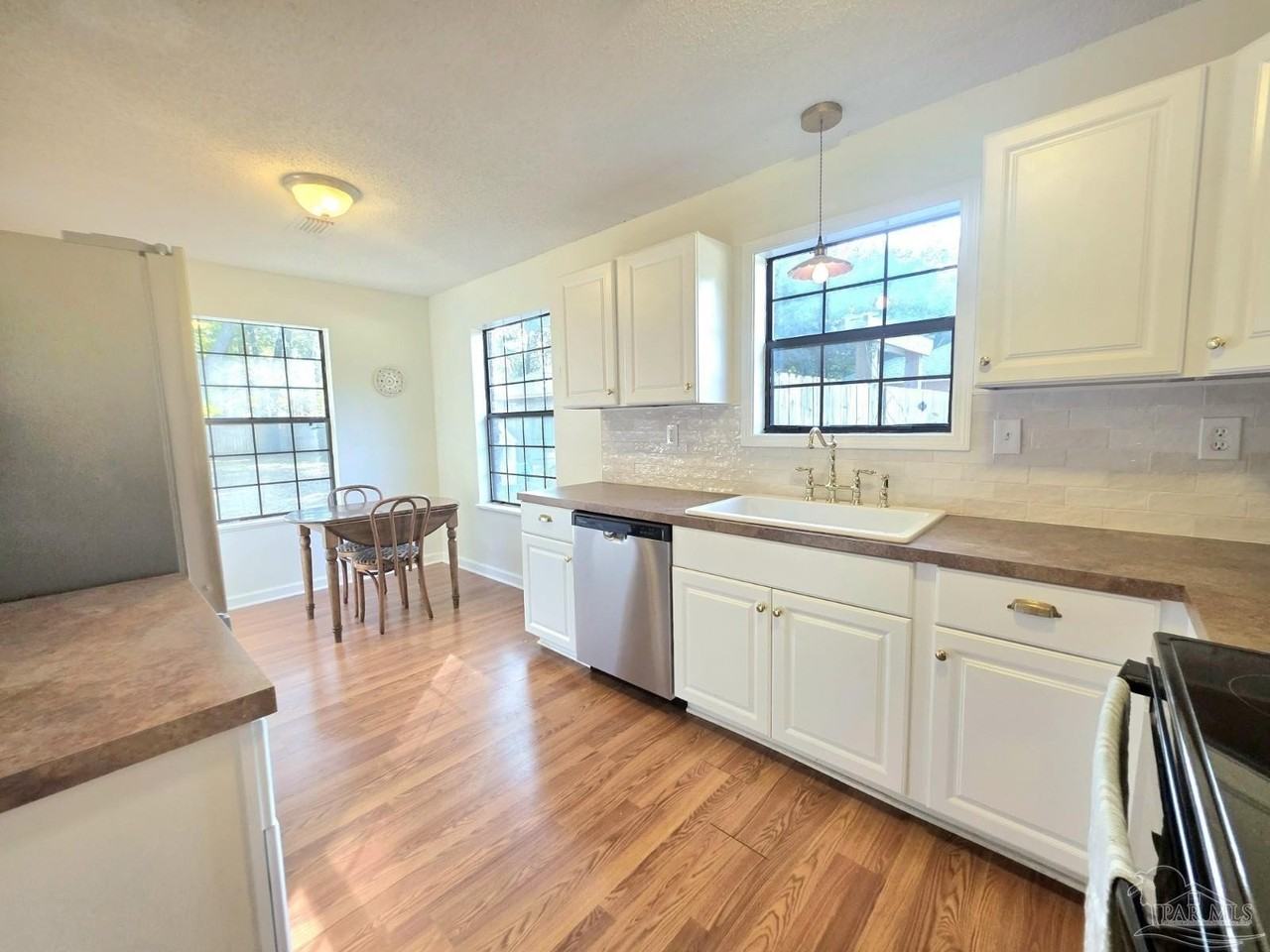 5949 Rolling Greens Dr - Photo 7 of 23