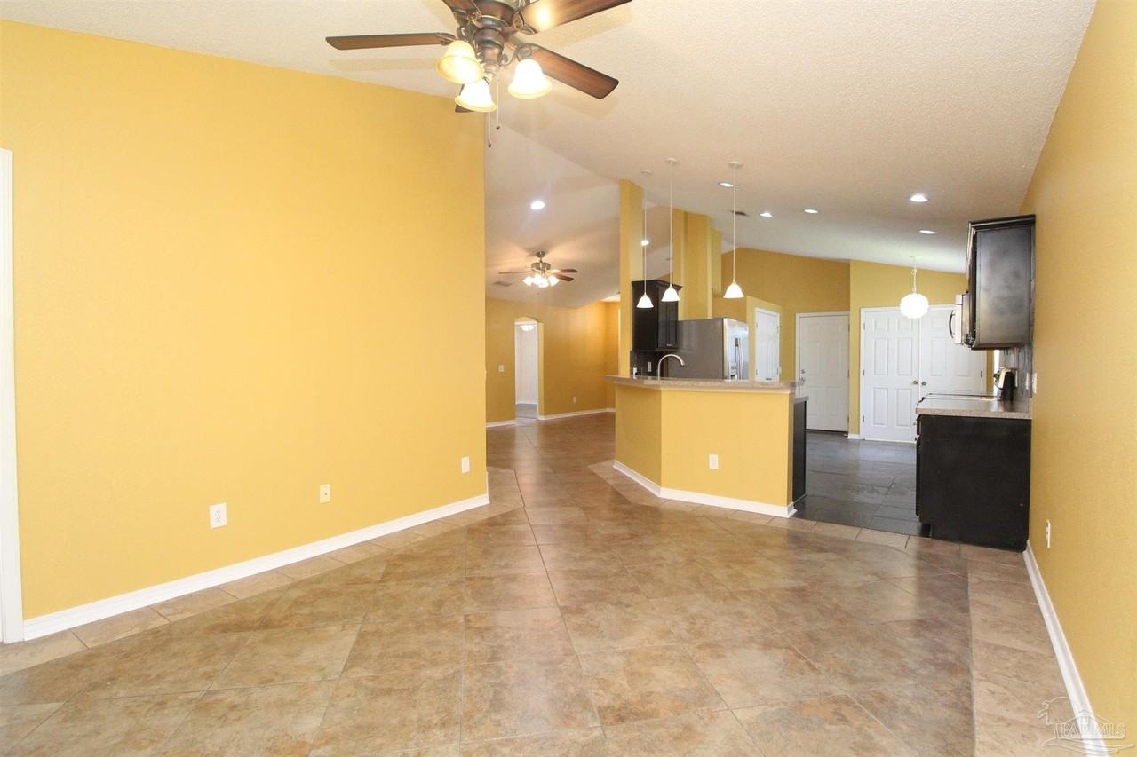 639 Saleta St - Photo 5 of 29