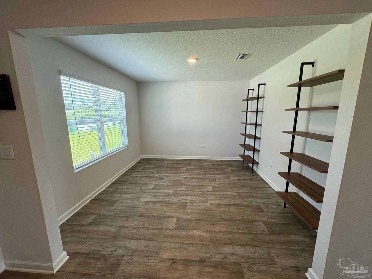 7529 Steeplechase Blvd - Photo 5 of 46