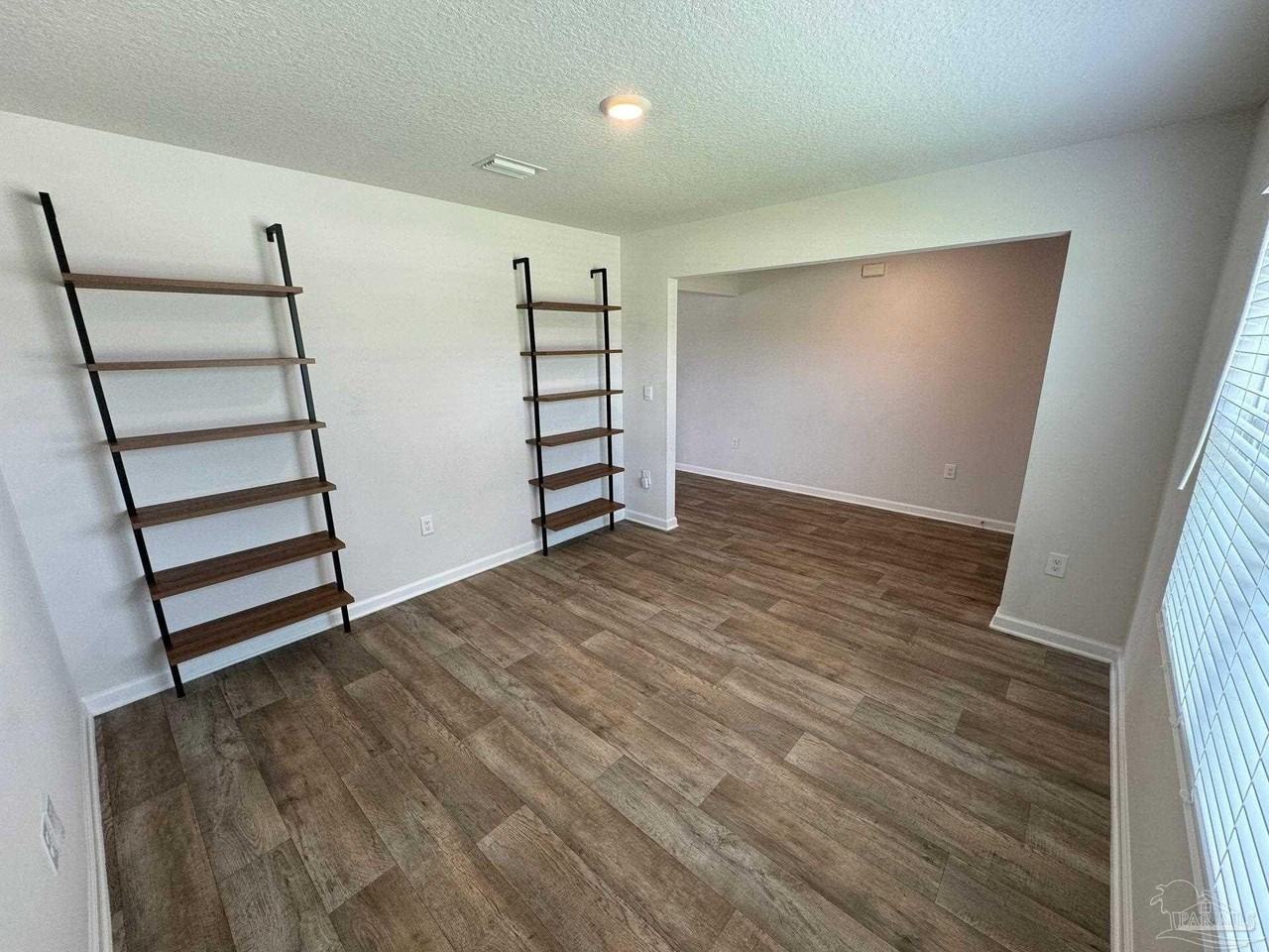 7529 Steeplechase Blvd - Photo 6 of 46