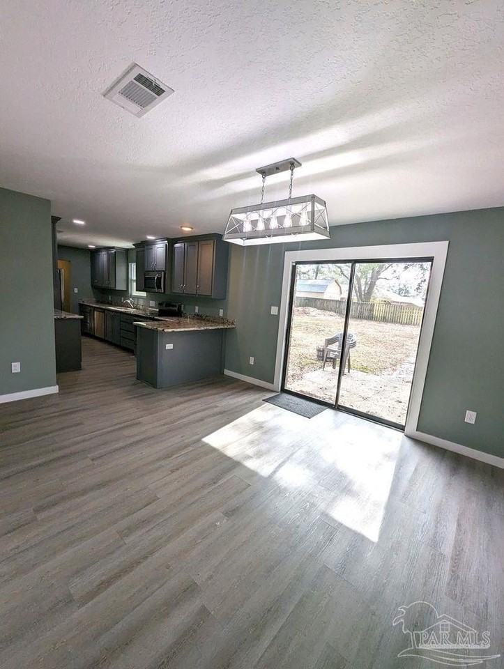 6045 Hamilton Bridge Rd - Photo 6 of 31