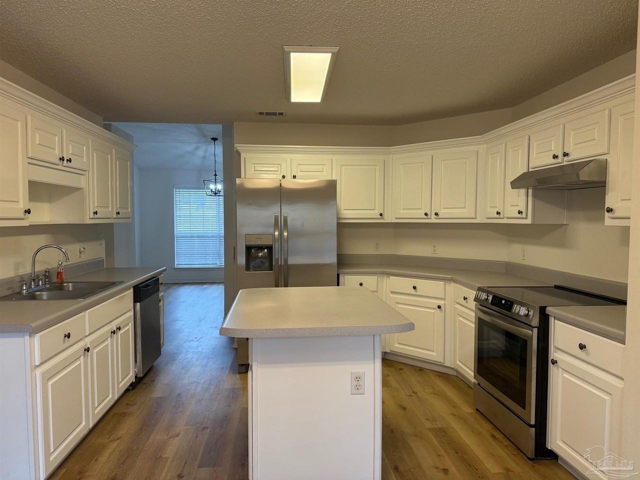 1667 Condor Dr - Photo 6 of 23