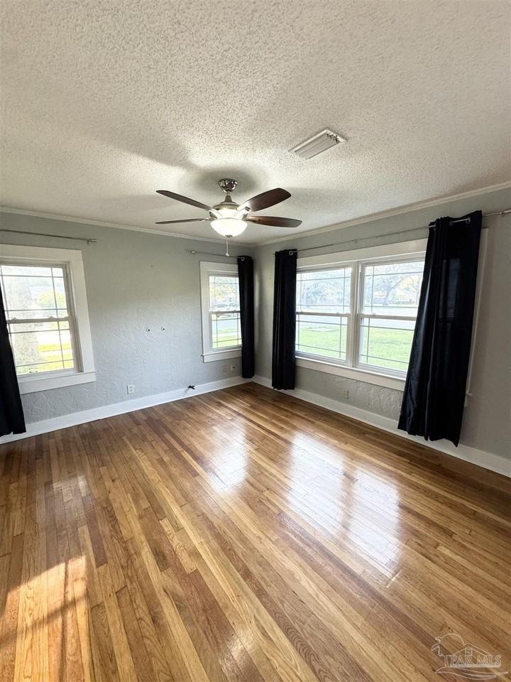 1200 Wilson Ave - Photo 4 of 30