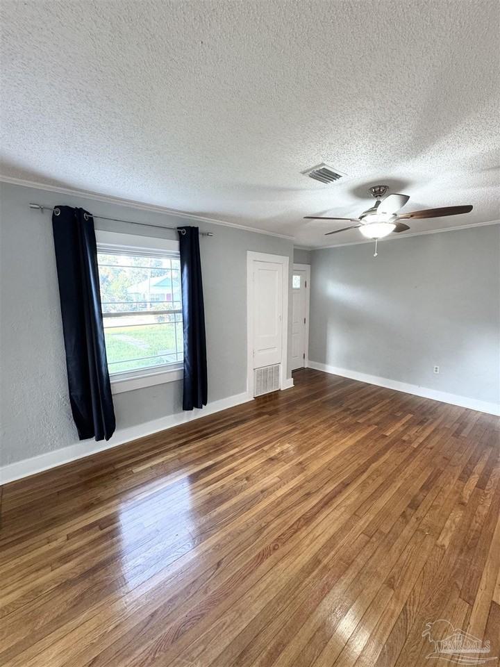 1200 Wilson Ave - Photo 5 of 30