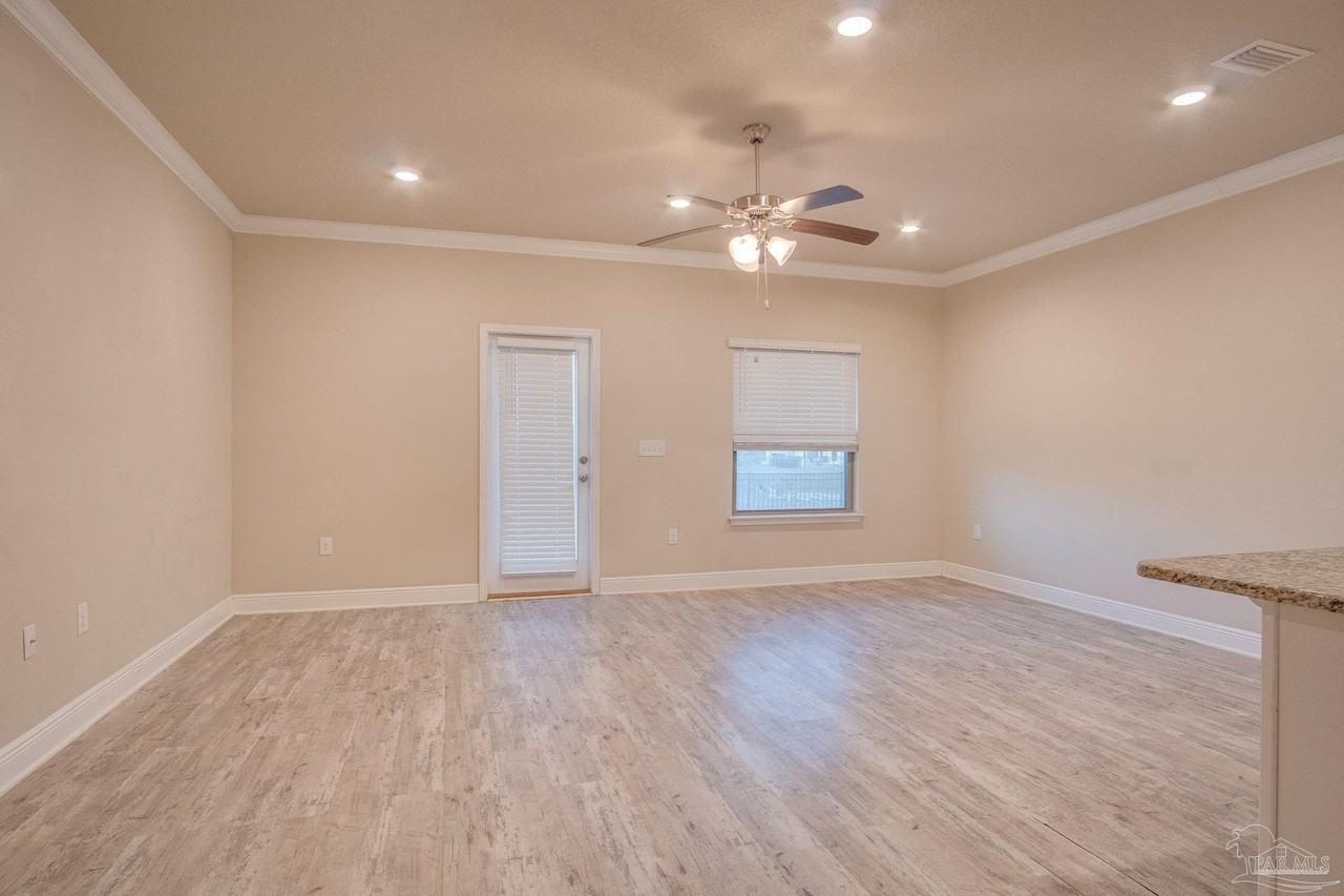 310 S F St - Photo 3 of 26