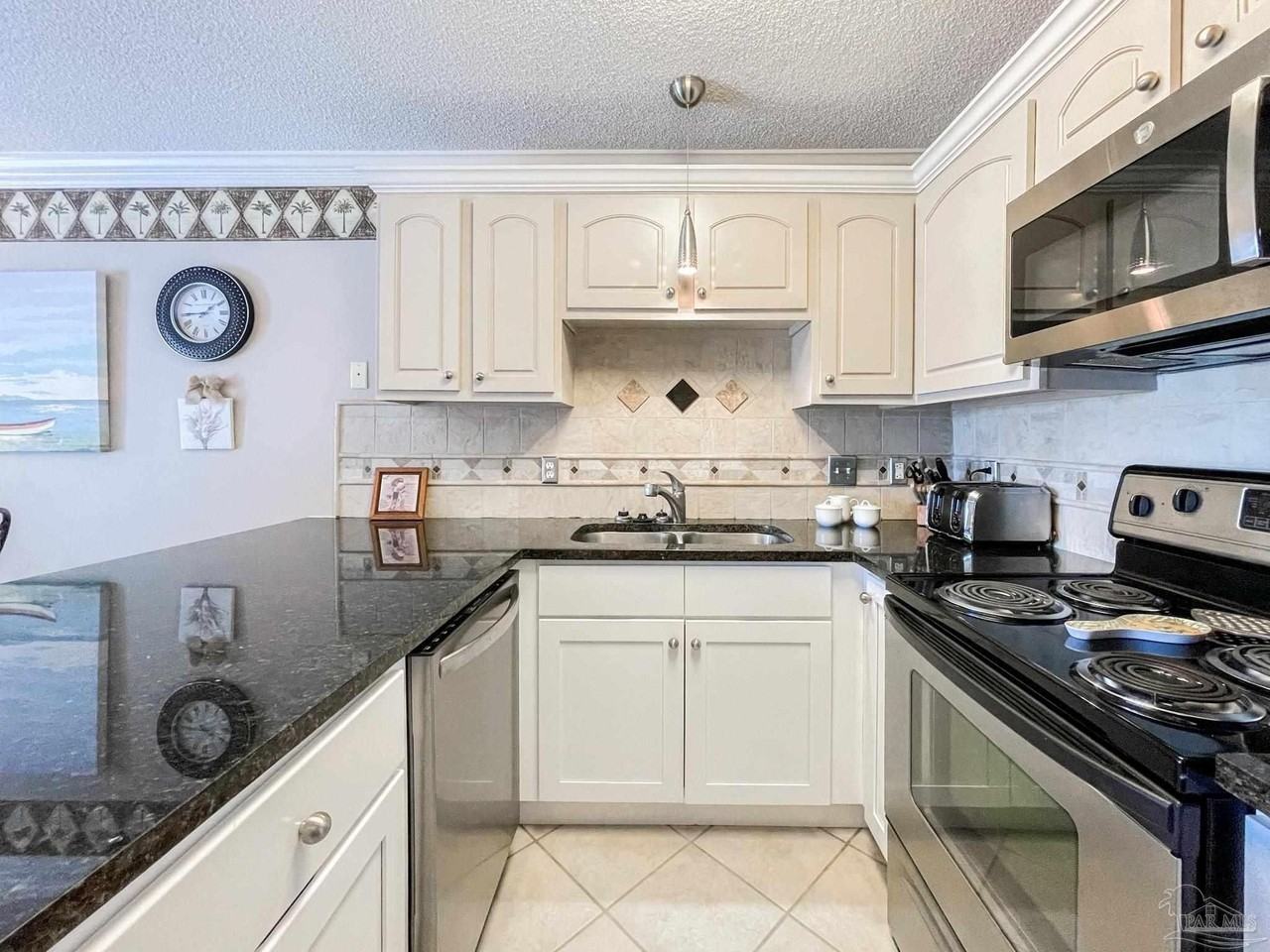 13500 Sandy Key Dr Unit 211w #211W - Photo 7 of 30