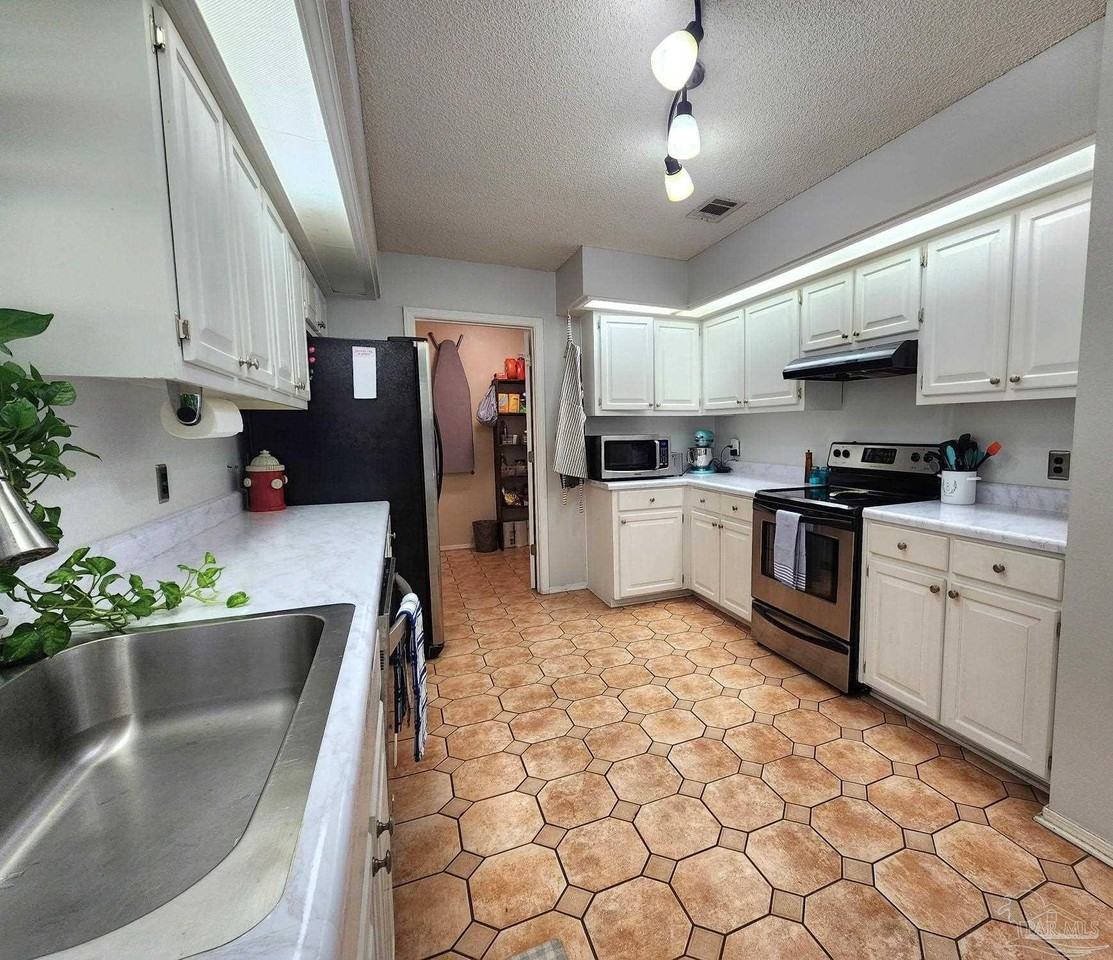 589 Bobwhite Pl - Photo 5 of 25