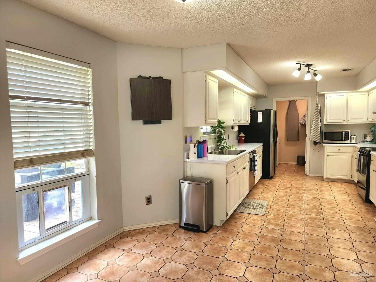 589 Bobwhite Pl - Photo 6 of 25