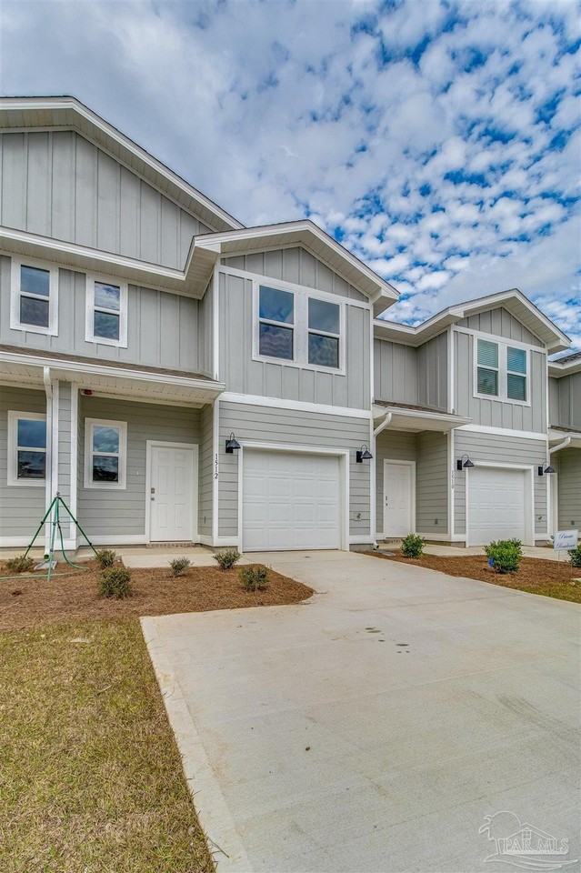 1512 Farragut Way - Photo 2 of 32