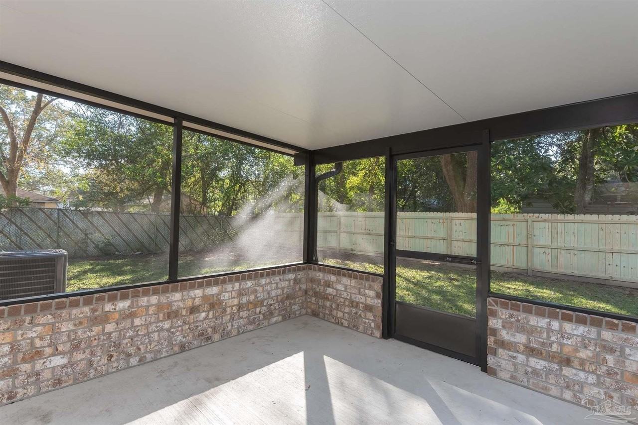 245 Cary Memorial Dr - Photo 4 of 22