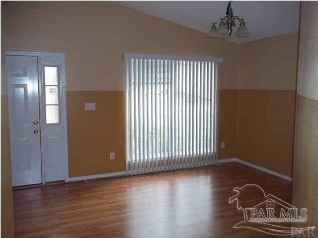 5121 Cocoa Dr - Photo 3 of 10