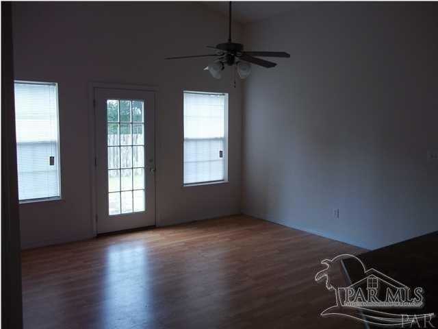 5121 Cocoa Dr - Photo 7 of 10