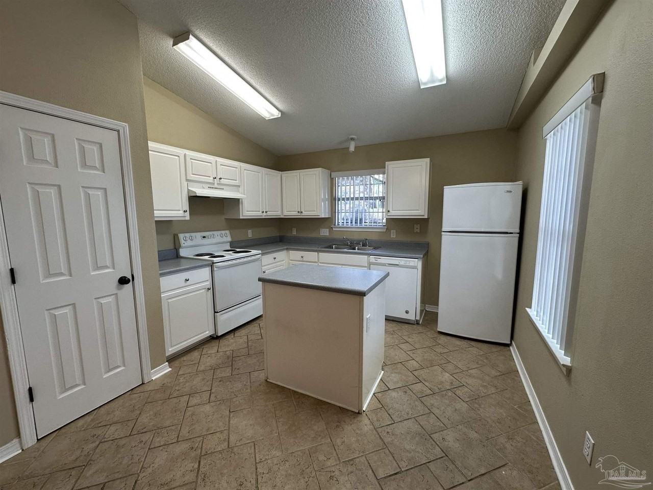 7909 Cayenne Way - Photo 6 of 16