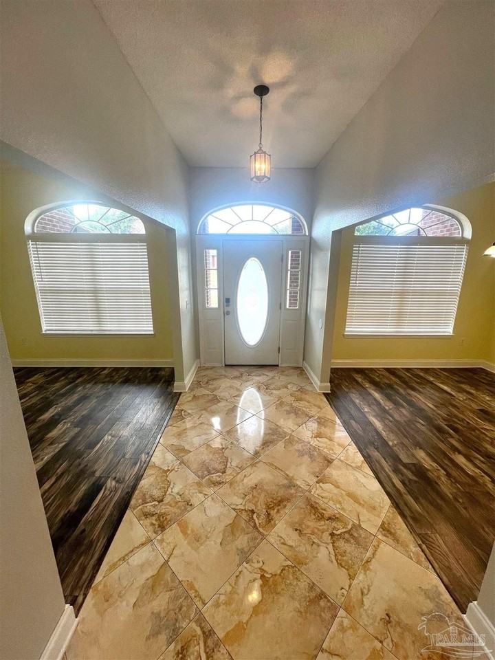 4804 Ribault Ln - Photo 4 of 23