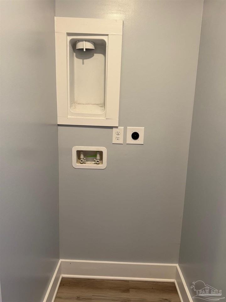 2051 W Blount St Ste 2 #2 - Photo 6 of 10