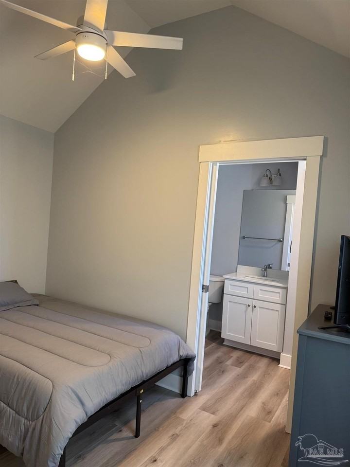 2051 W Blount St Ste 2 #2 - Photo 7 of 10