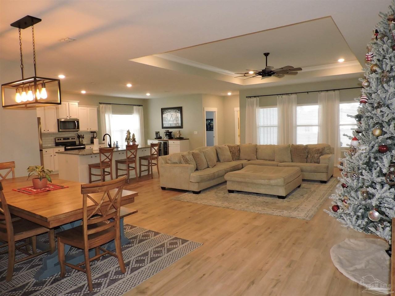 10612 Davenport Loop - Photo 3 of 41