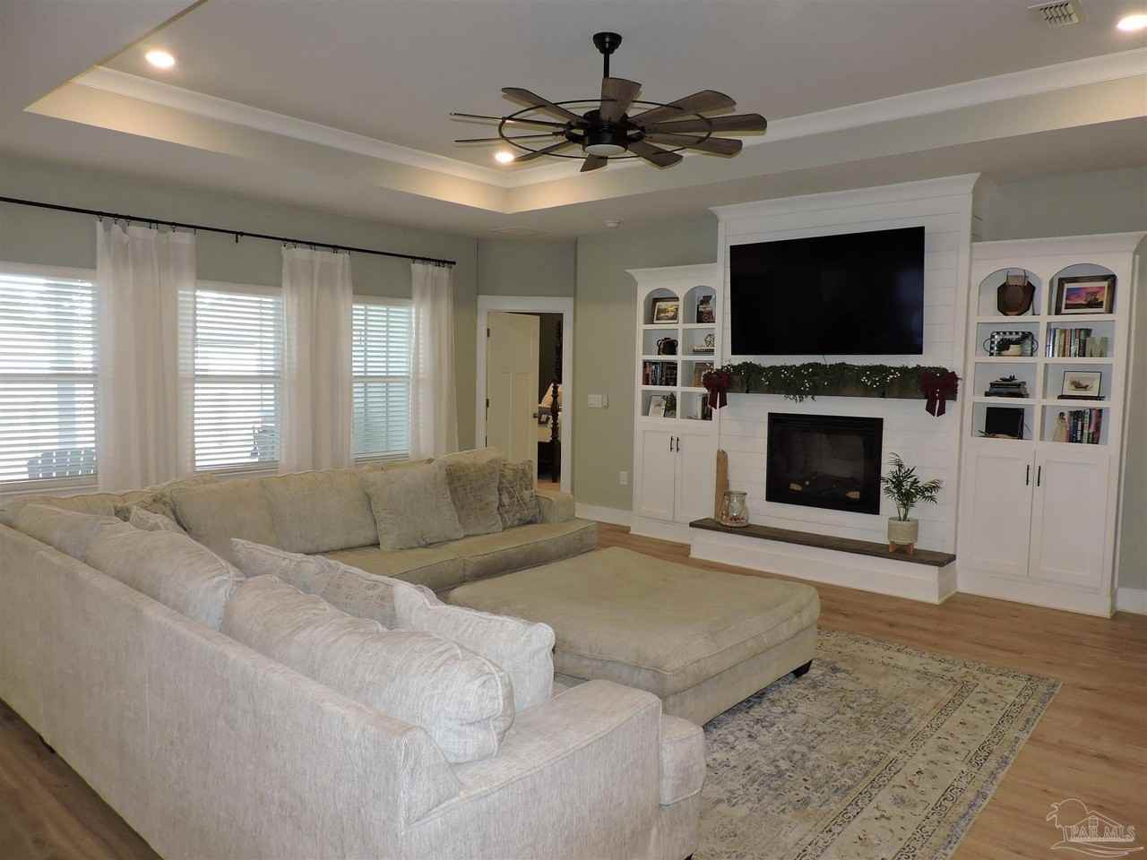 10612 Davenport Loop - Photo 5 of 41