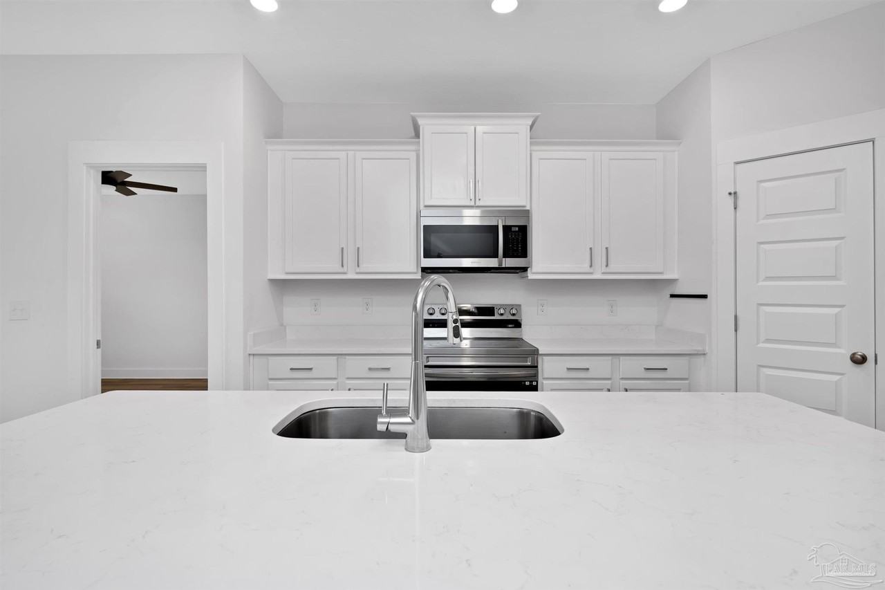 6525 Paso Fino Dr - Photo 7 of 32