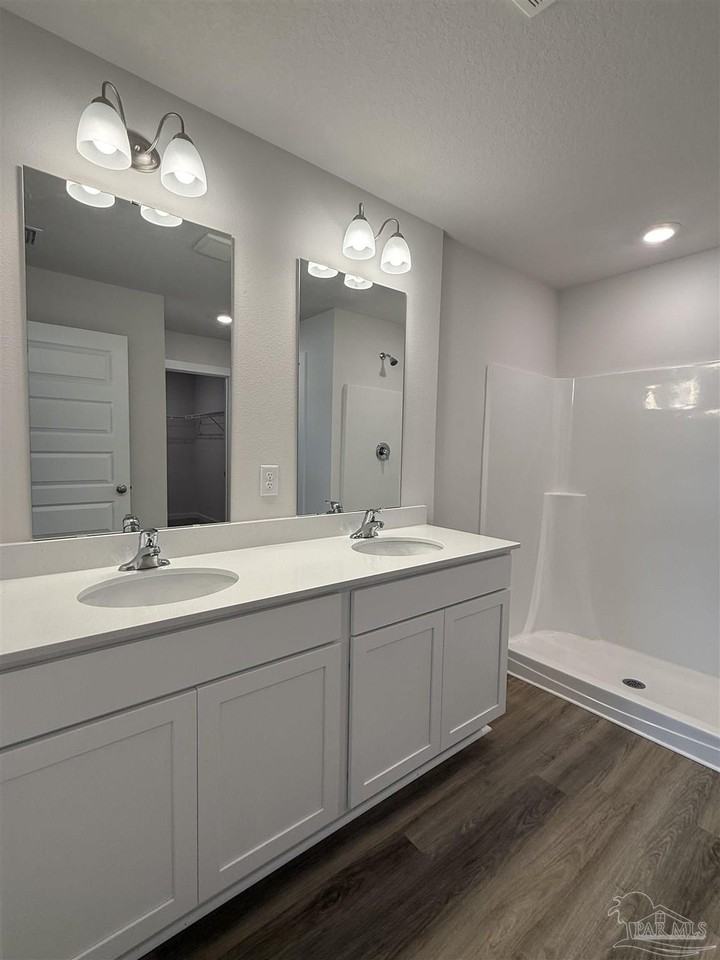 111 Anhinga St - Photo 3 of 33