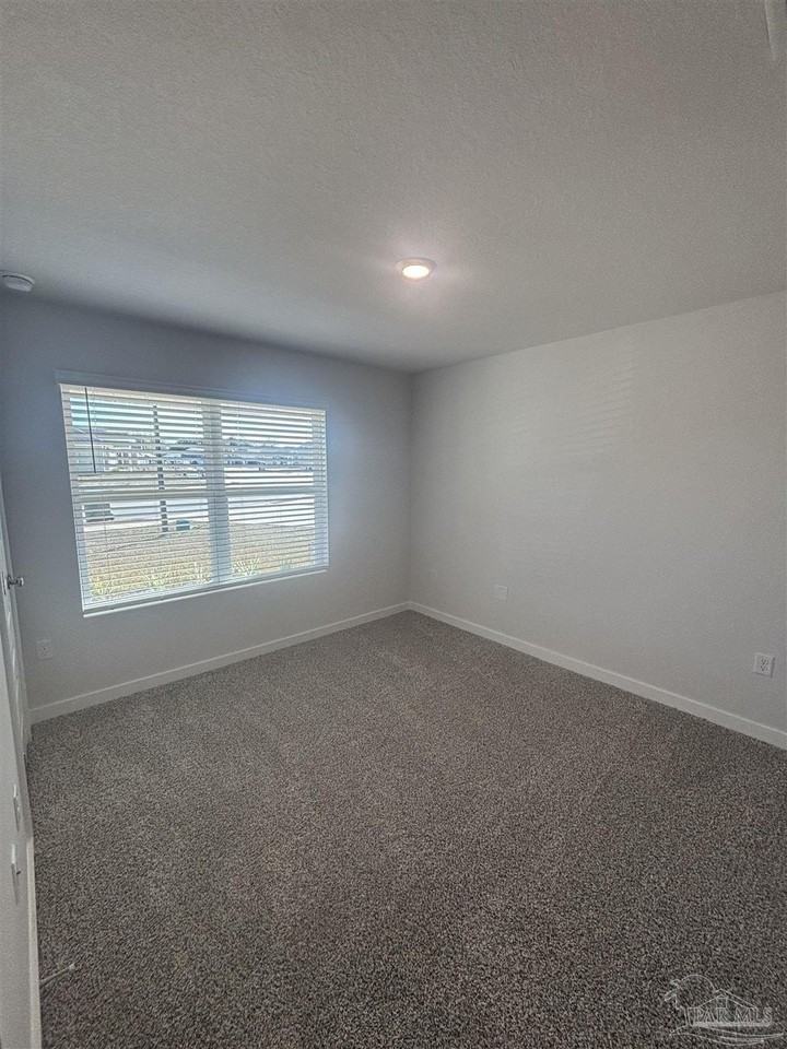 111 Anhinga St - Photo 5 of 35