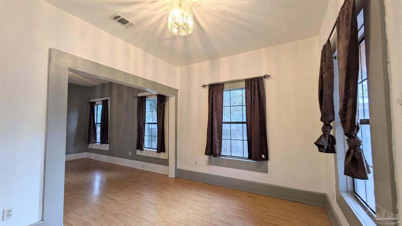 1014 W Gregory St - Photo 7 of 30