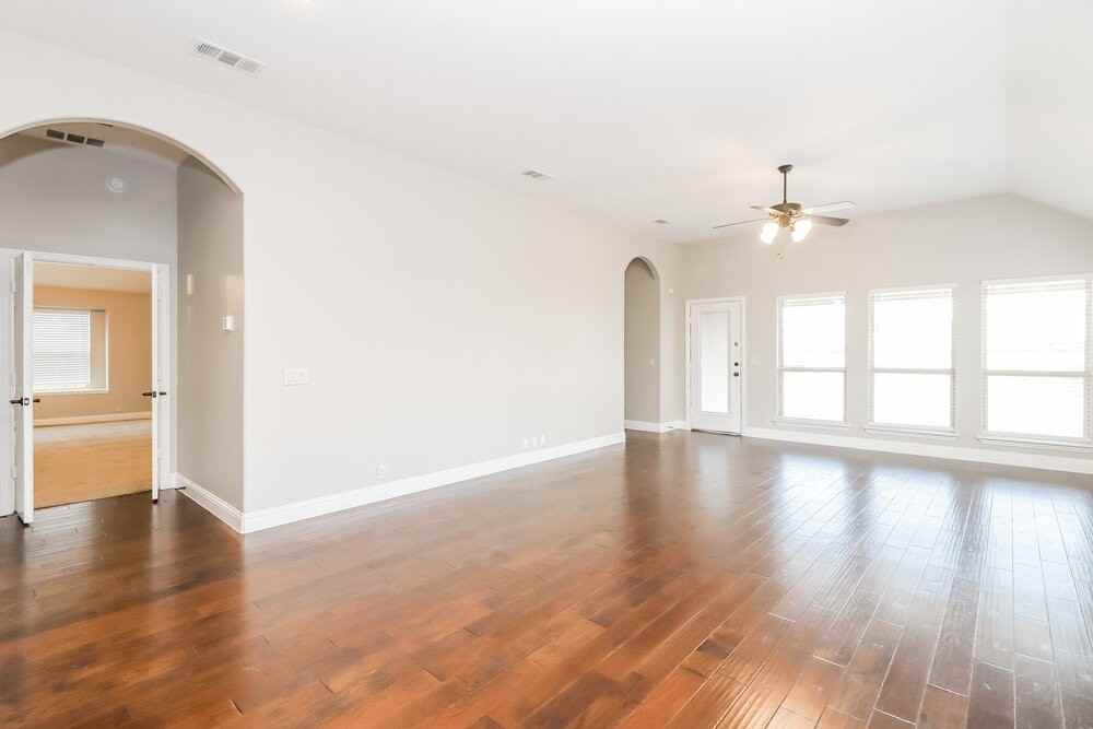 429 Calvert Dr - Photo 4 of 16