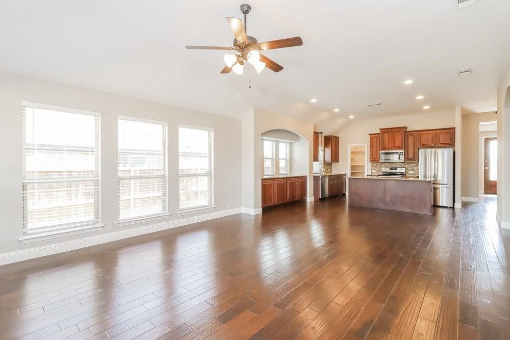 429 Calvert Dr - Photo 6 of 16