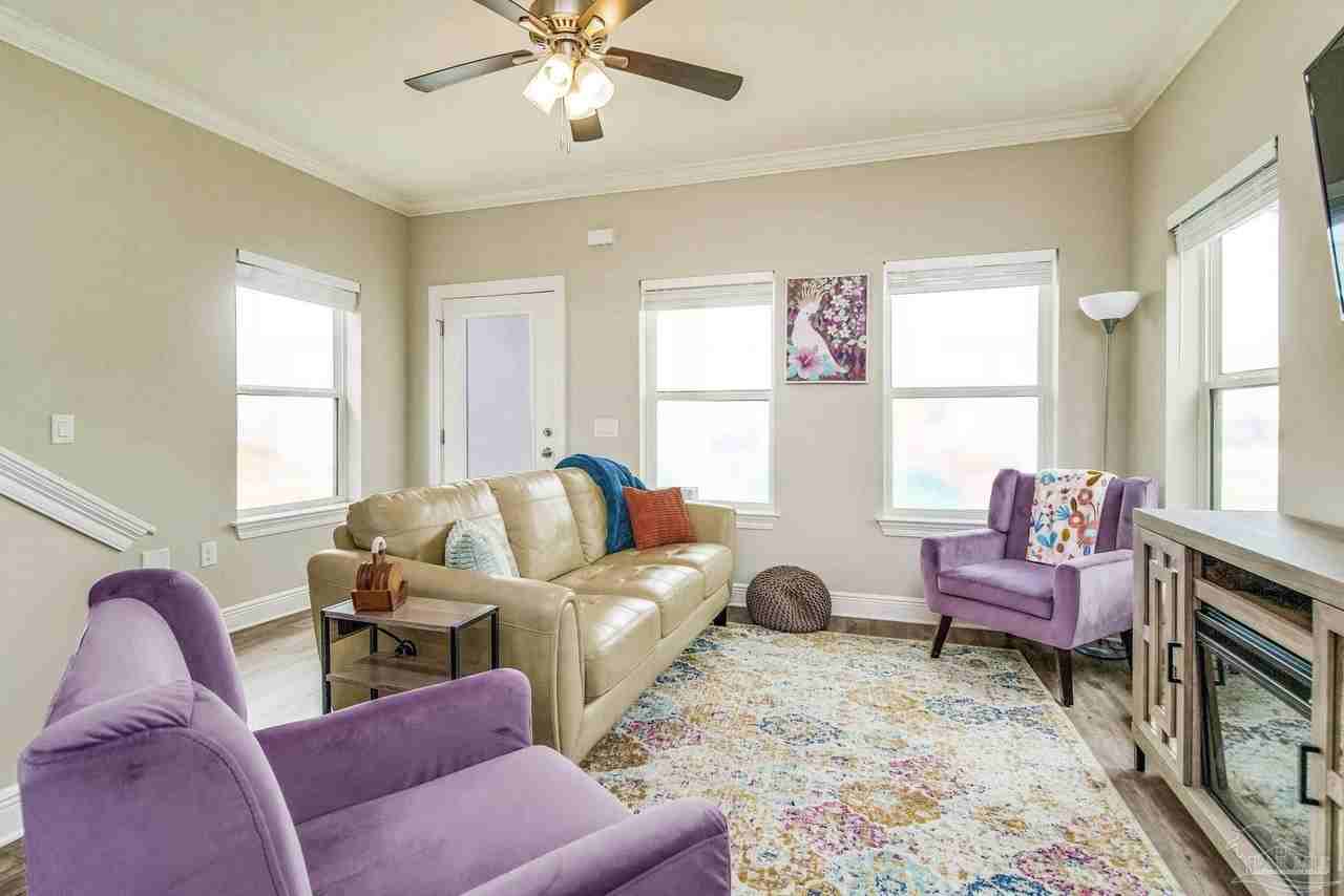 1002 W Main St - Photo 2 of 32