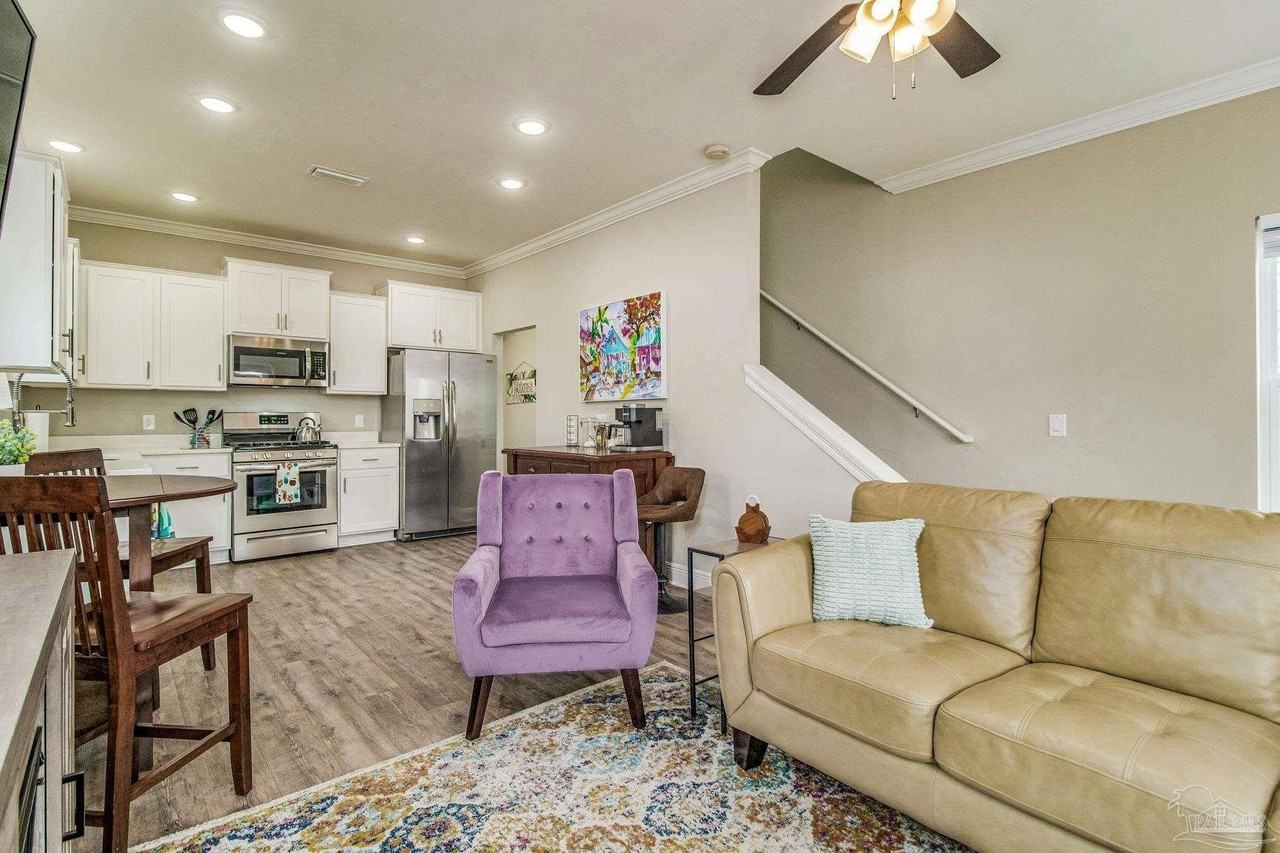 1002 W Main St - Photo 4 of 32