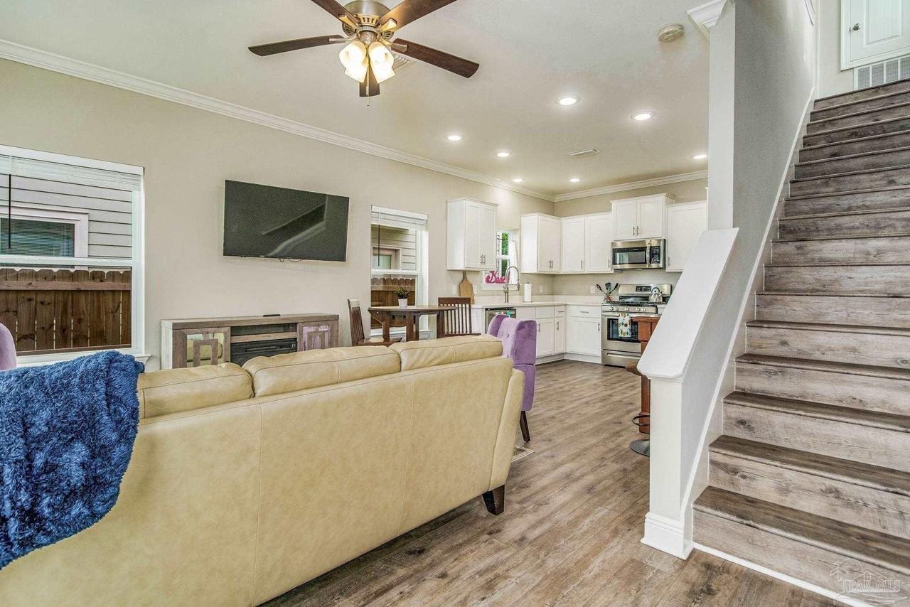 1002 W Main St - Photo 5 of 32