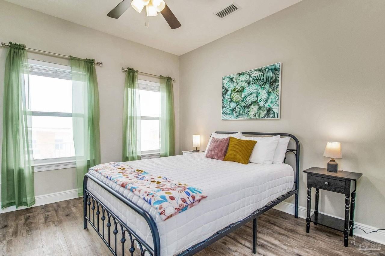 1002 W Main St - Photo 6 of 32