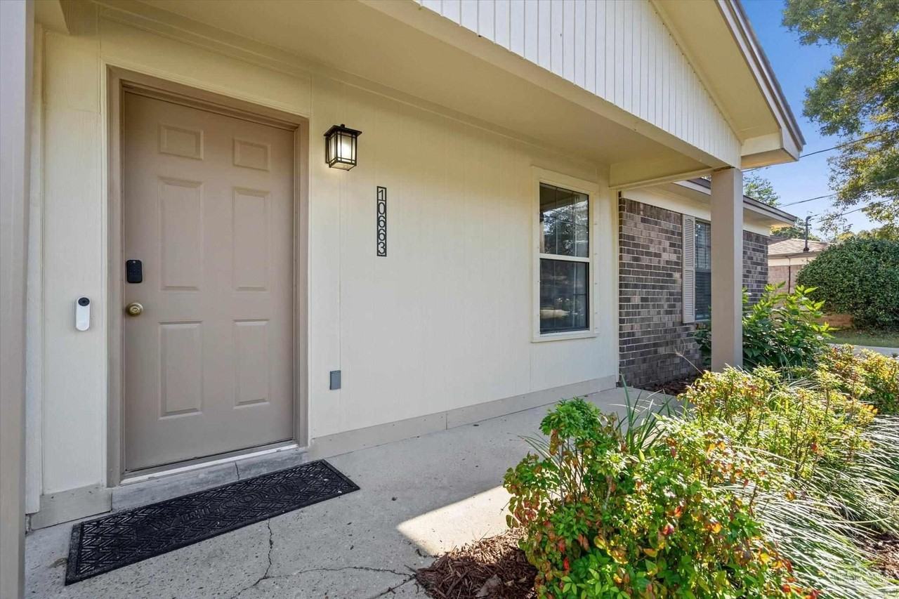 10663 Silver Creek Dr - Photo 2 of 32