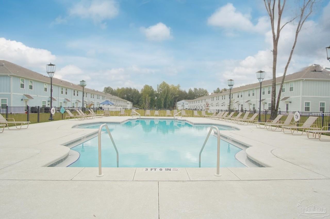 8960 Brigade Trl - Photo 2 of 28