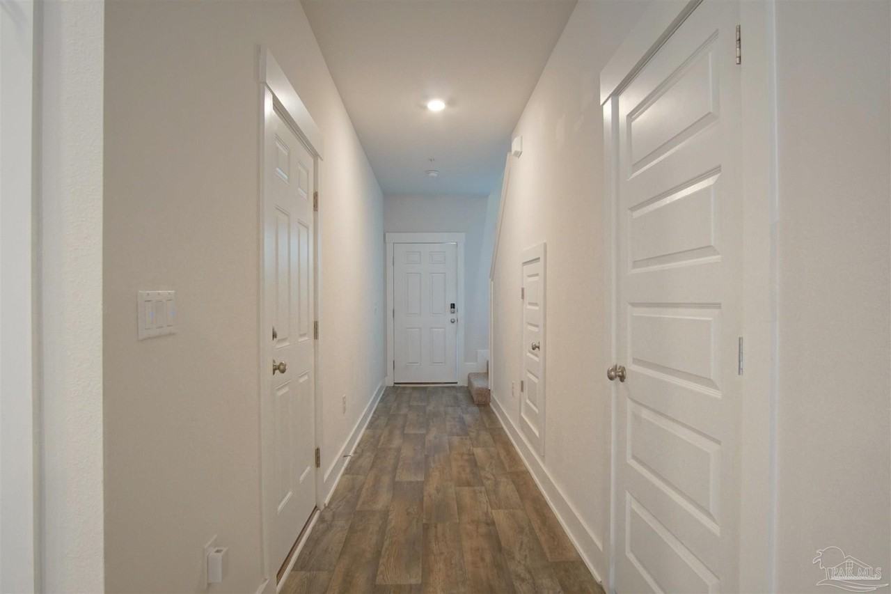 8960 Brigade Trl - Photo 3 of 28